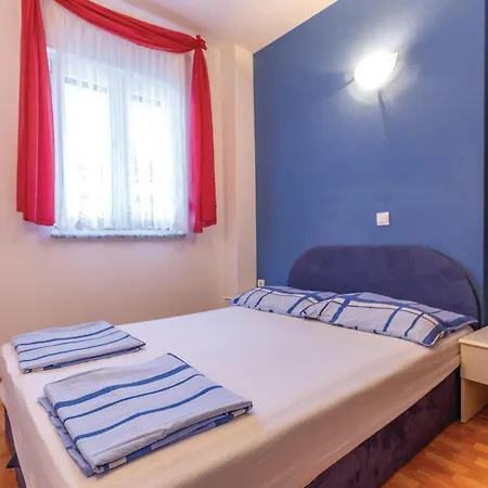 Apartamento Two-bedroom In Makarska