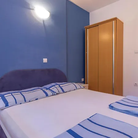 Apartment Stunning In With Wifi Makarska