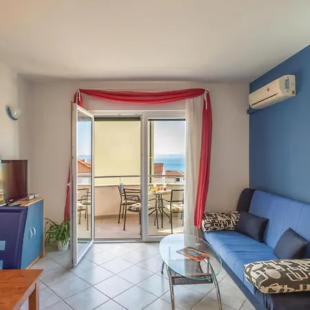 Two-bedroom In アパート *